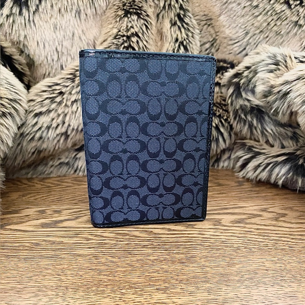 NWT Coach Black Grey/Black Patent Leather Signature Jacquard Passport Case!